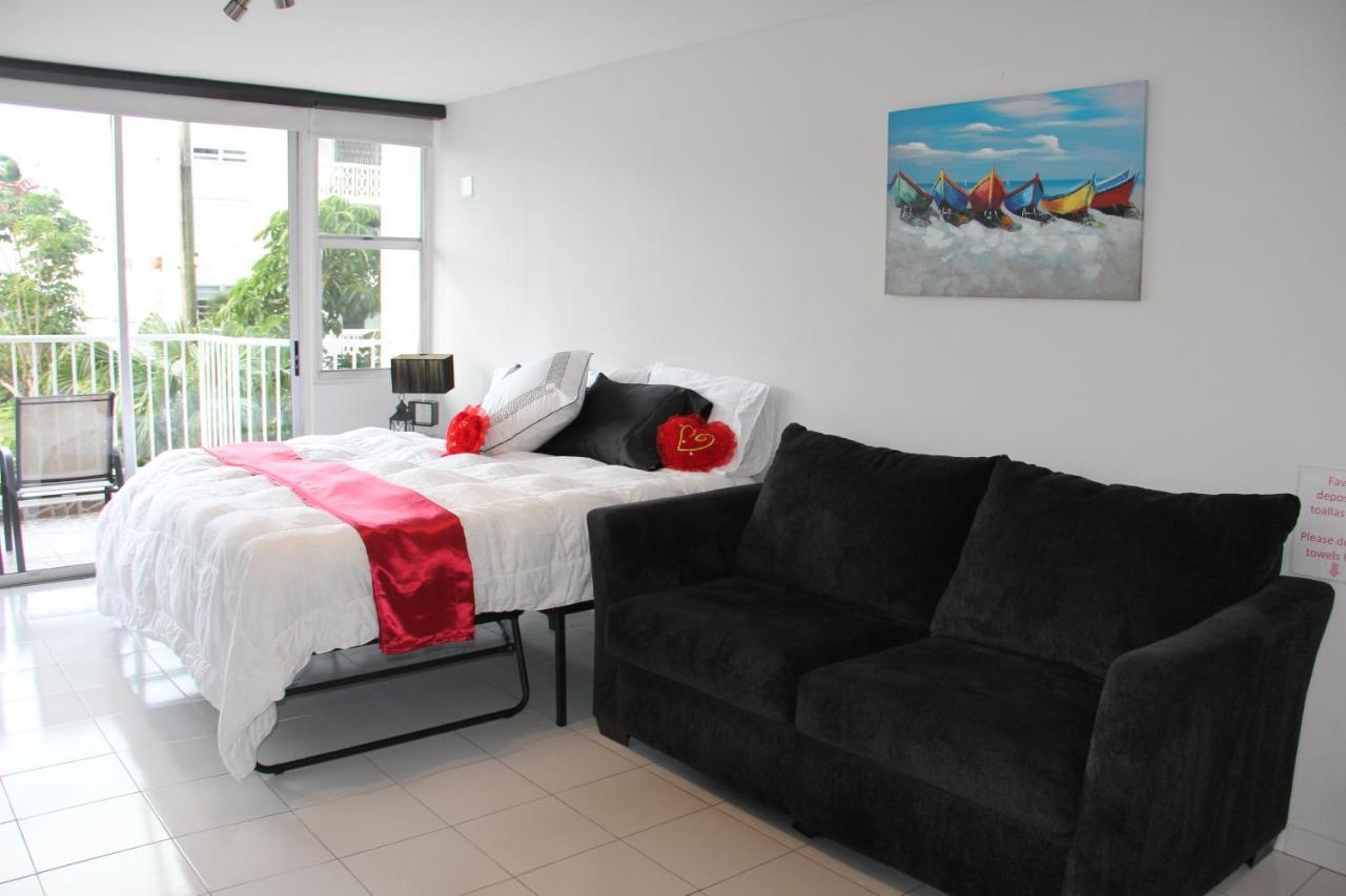 Hobie Oceanfront apartment at Isla Verde San Juan Exterior foto