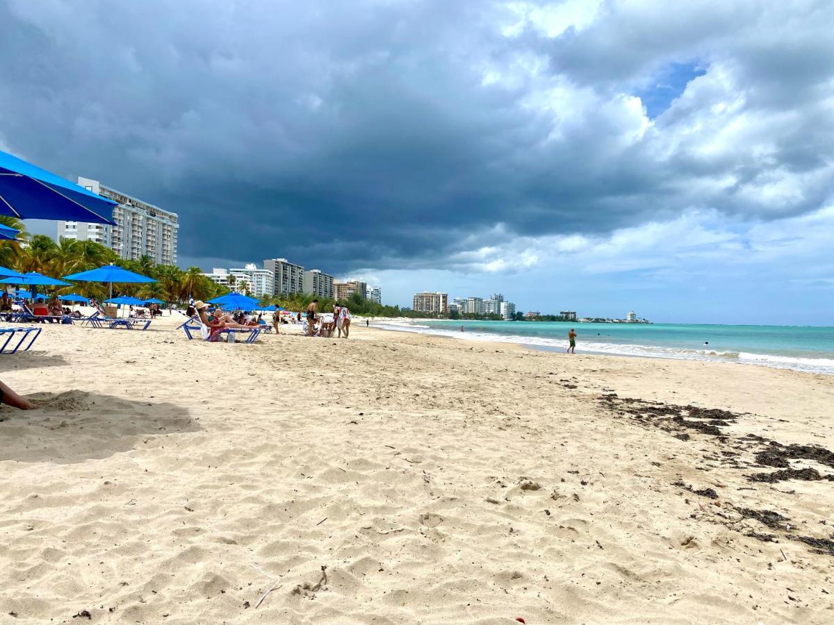 Hobie Oceanfront apartment at Isla Verde San Juan Exterior foto