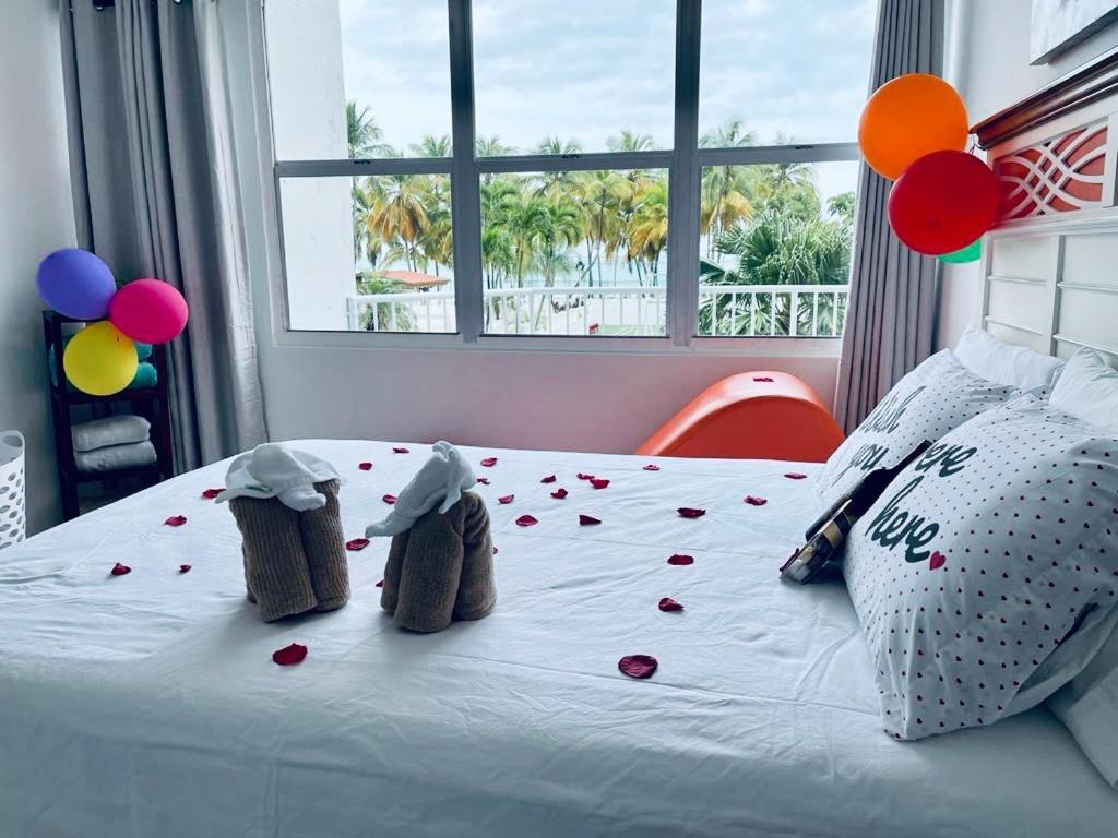Hobie Oceanfront apartment at Isla Verde San Juan Exterior foto