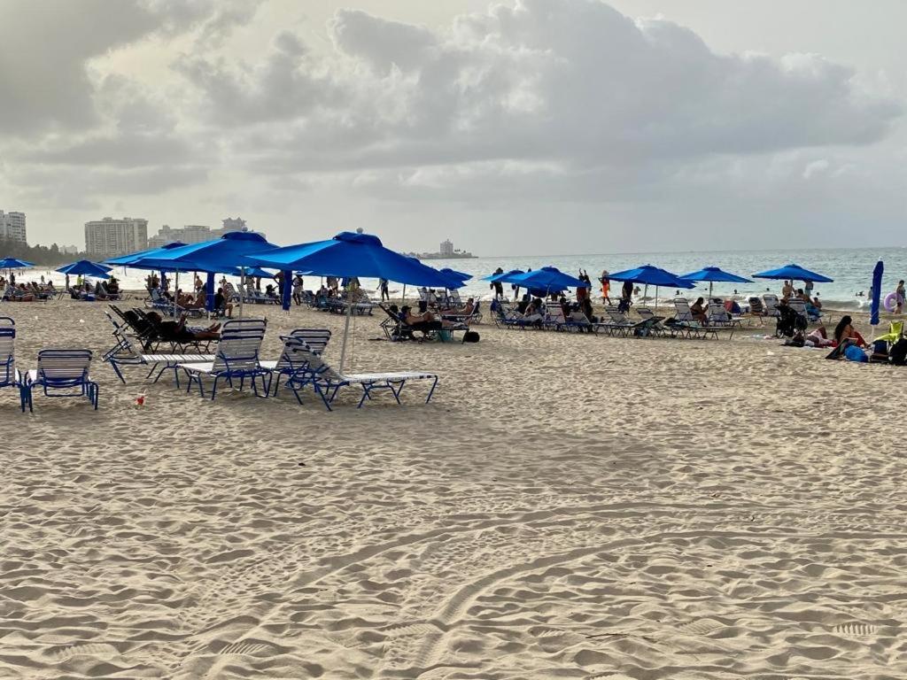 Hobie Oceanfront apartment at Isla Verde San Juan Exterior foto